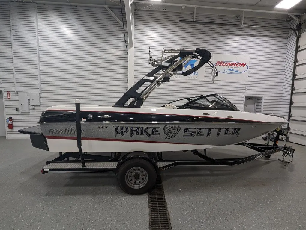 2013 Malibu Boats Wakesetter 20 VTX