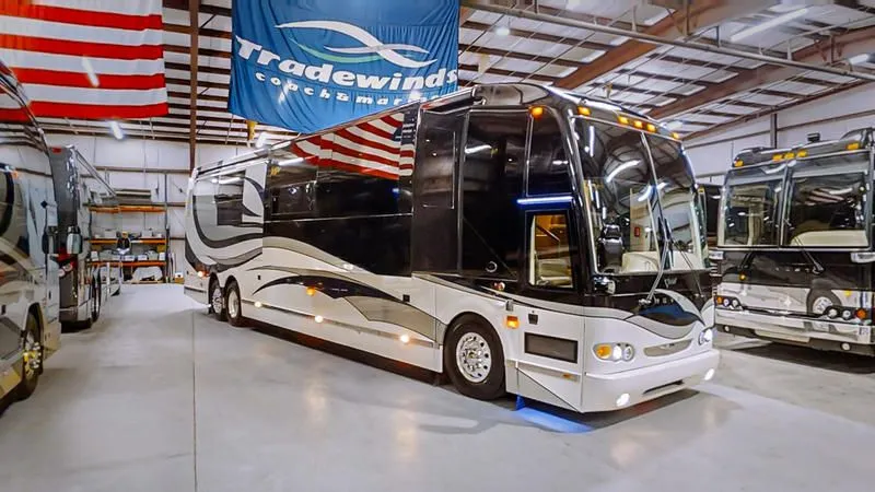 2010 Prevost Featherlite H3-45