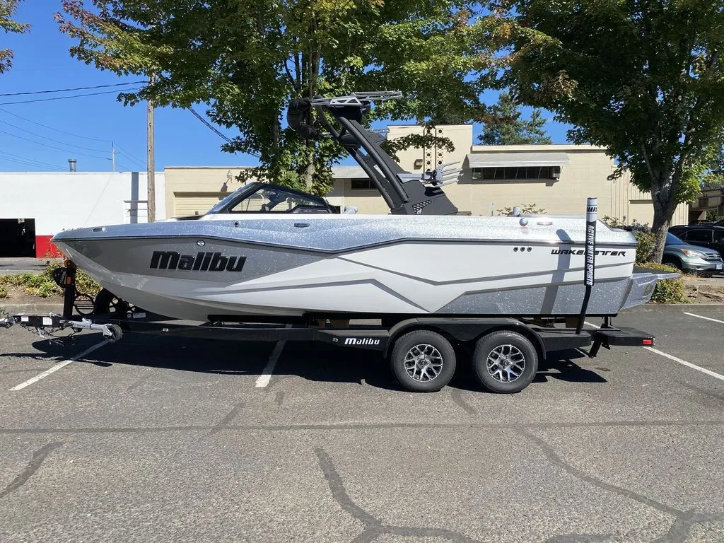 2023 Malibu Boats 22 LSV in Canby, OR