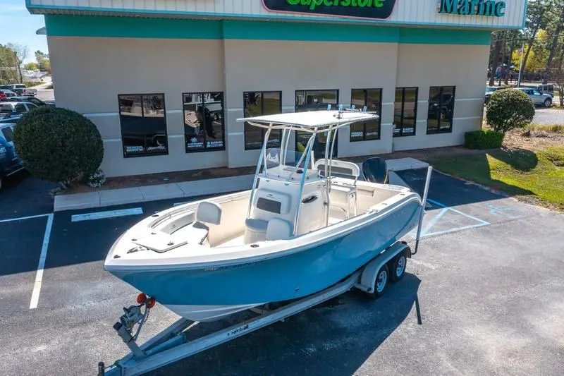 2021 Cobia Boats 220CC