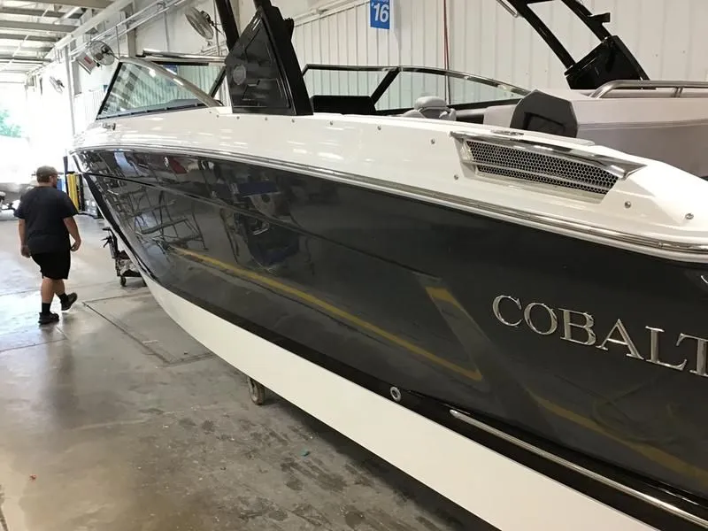 2024 Cobalt Boats R8