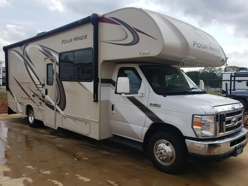 2019 Thor Motor Coach Four Winds 27R Ford