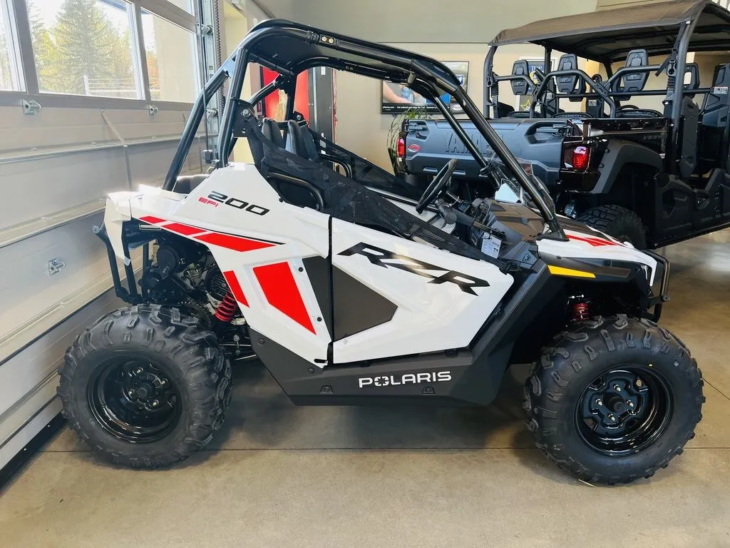 2023 Polaris RZR 200 EFI