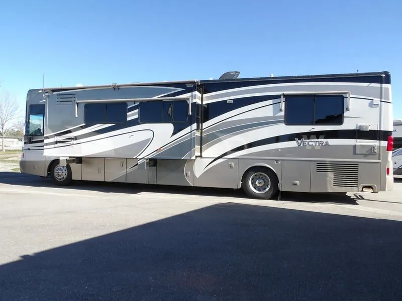 2008 Winnebago VECTRA 40TD