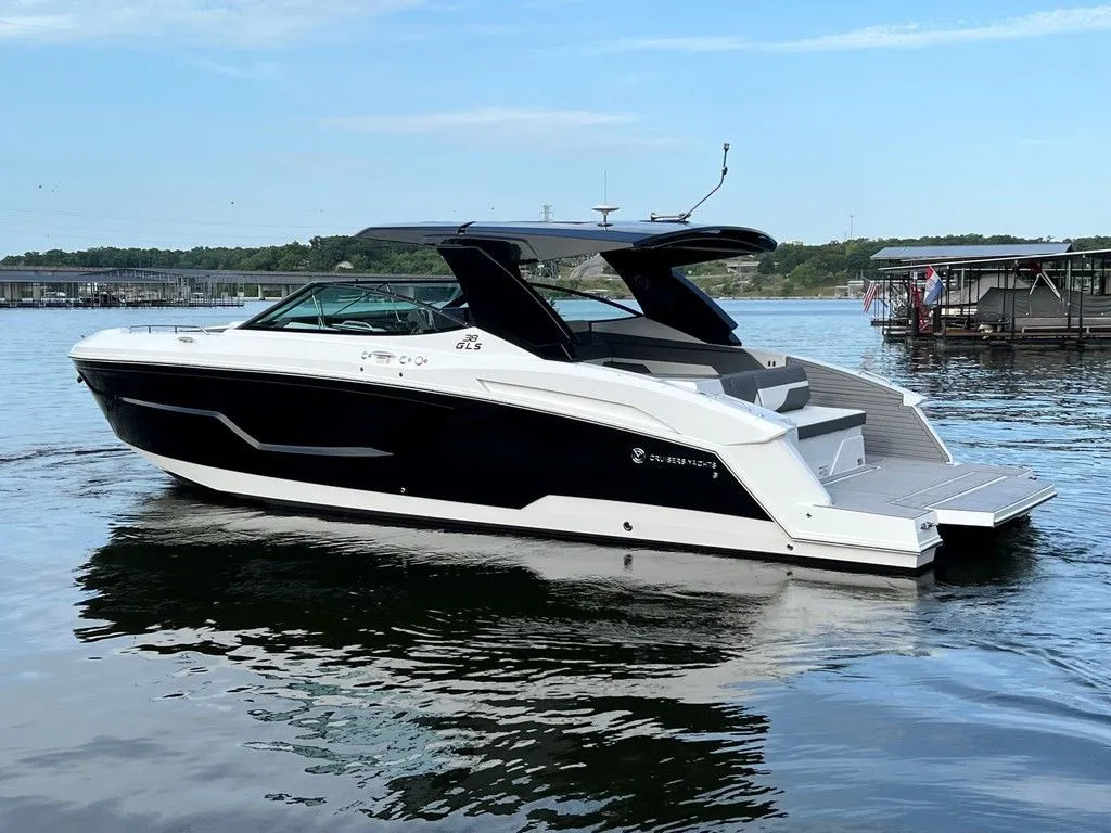 2022 CRUISERS YACHTS 38 GLS in Osage Beach, MO