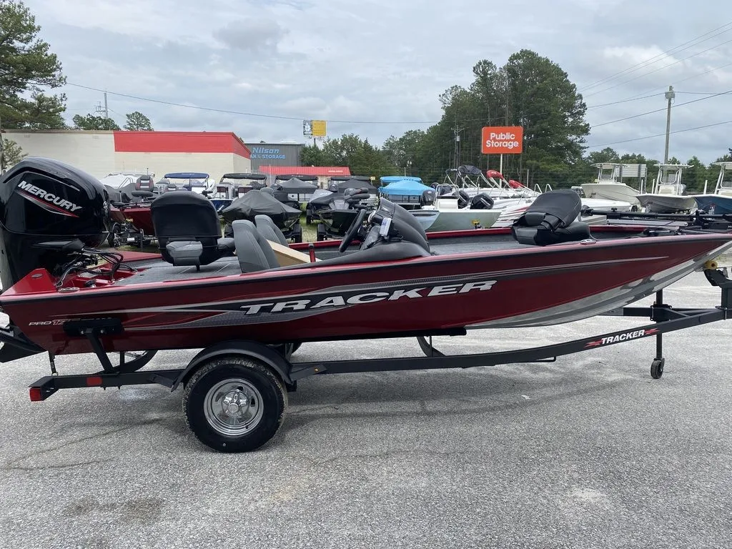 2024 Tracker Boats PRO TEAM 175 TXW