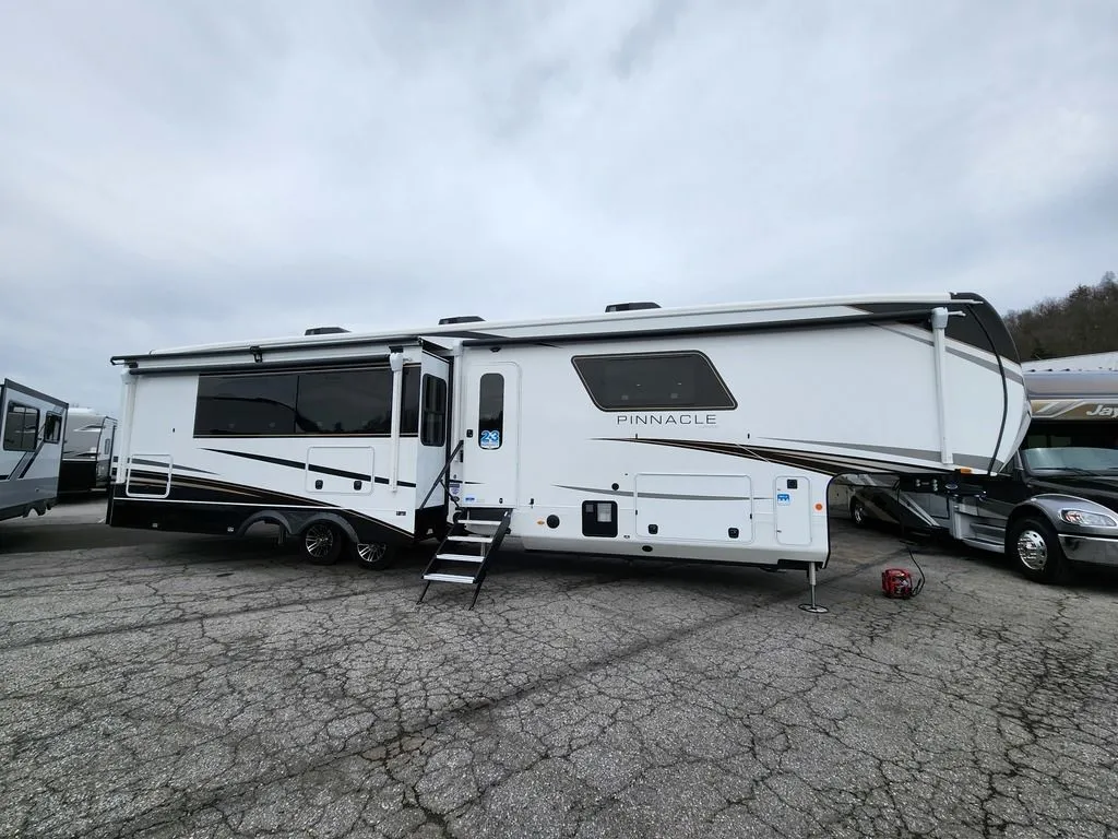 2024 Jayco Pinnacle 38FBRK