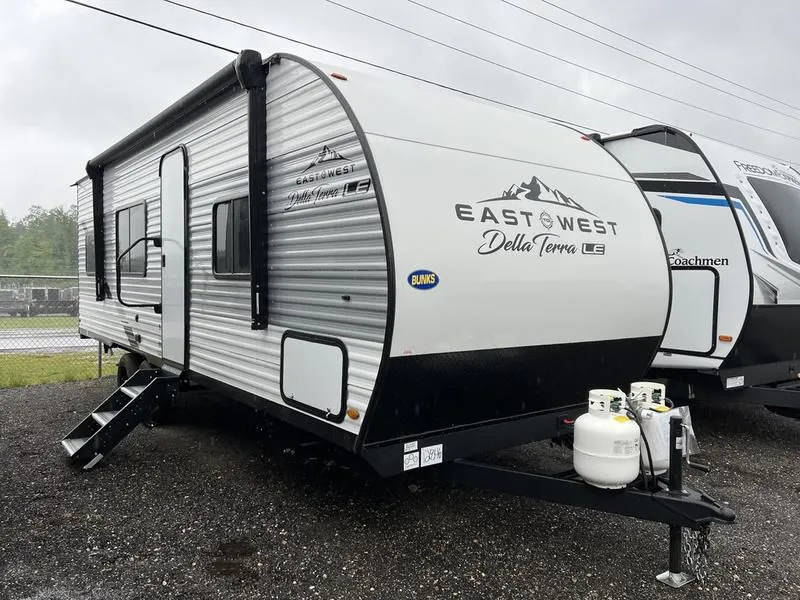2023 East to West RV  Della Terra LE 260BHLE
