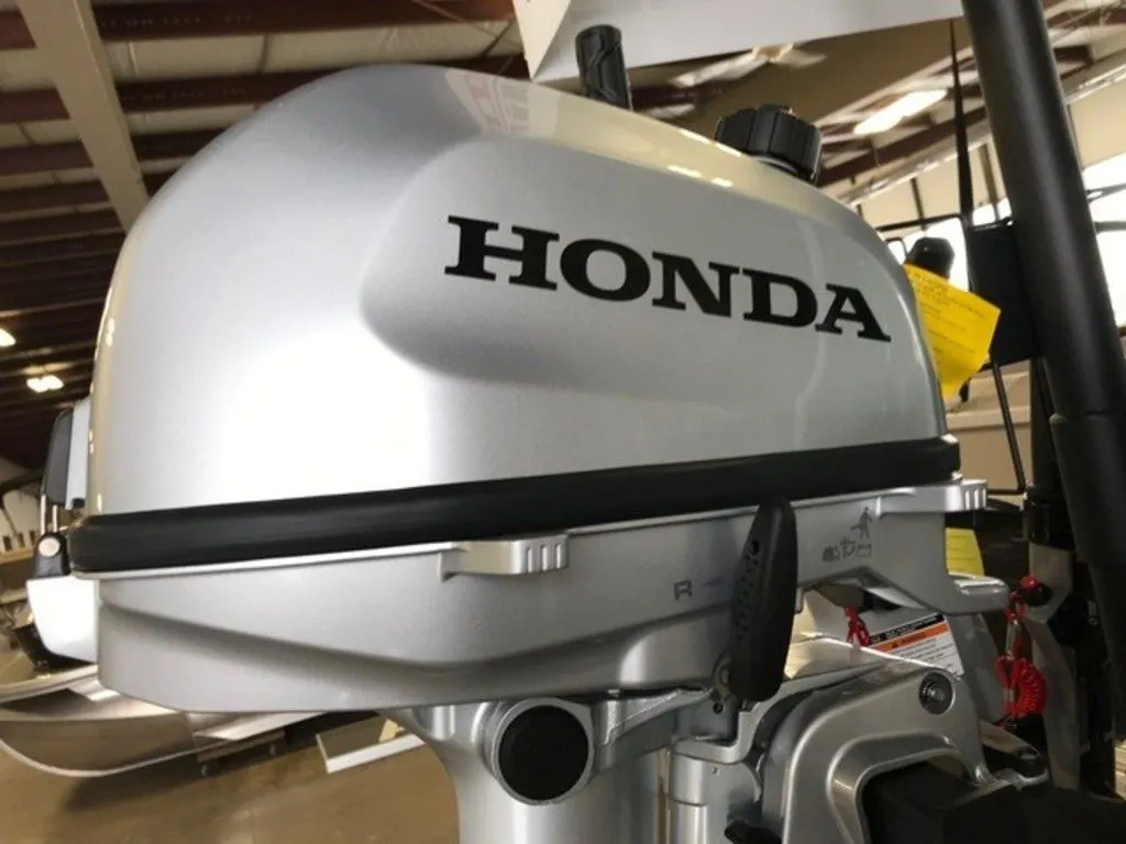 2024 Honda Marine 5HP Outboard Tiller in East Bethel, MN