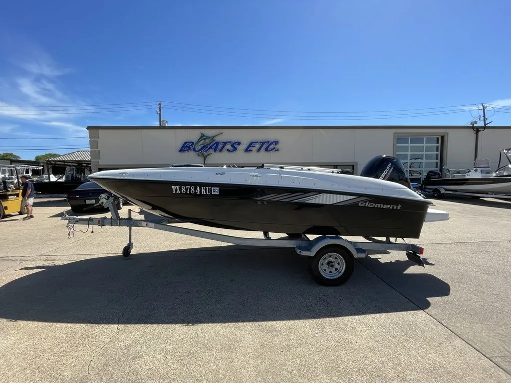 2023 Bayliner Element E18