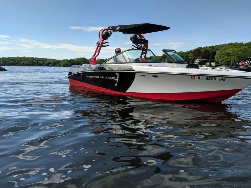 2018 Nautique 230