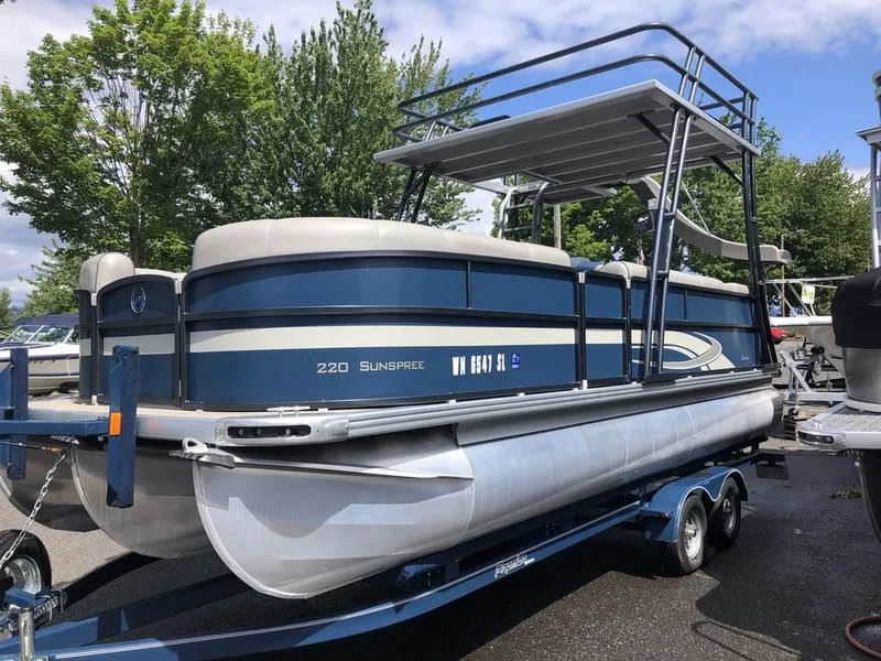 2018 Premier SunSpree 220 CL