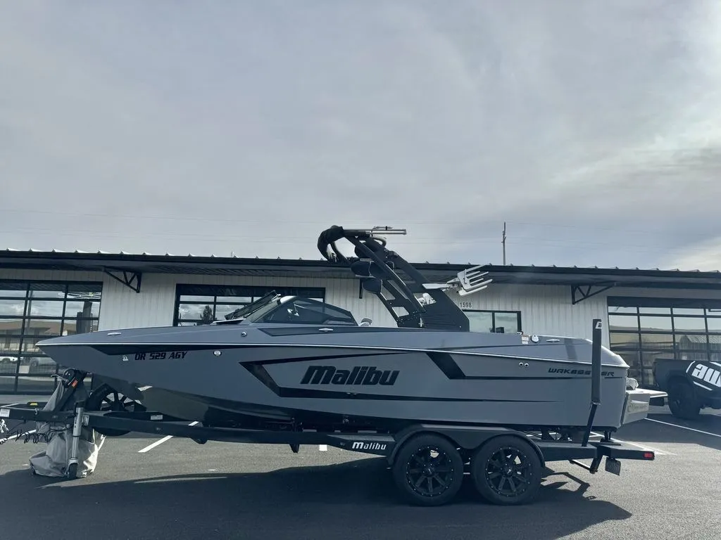 2020 Malibu Boats 23 MXZ in Redmond, OR