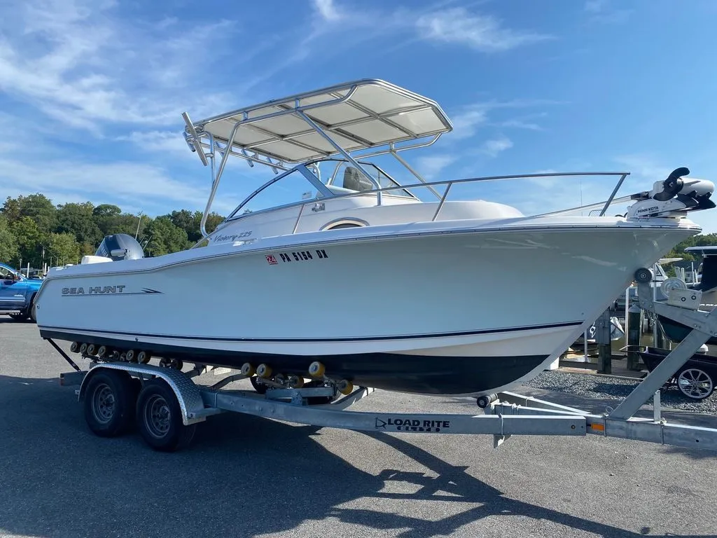 2007 Sea Hunt 225 Victory