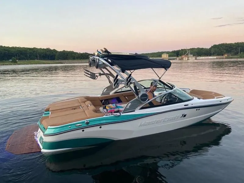 2020 MasterCraft XT20