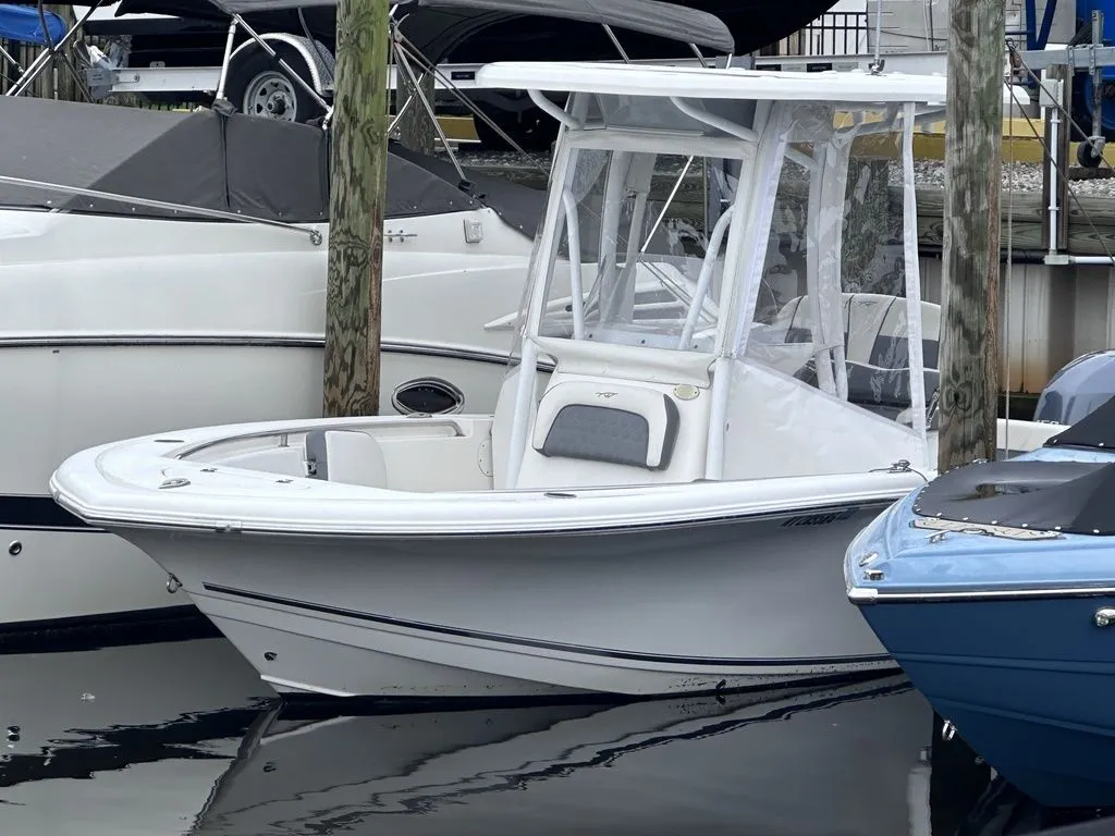 2018 TideWater Boats 210 LXF