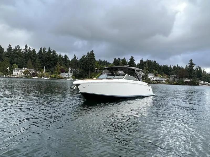 2024 Cobalt Boats R33 in Seattle, WA