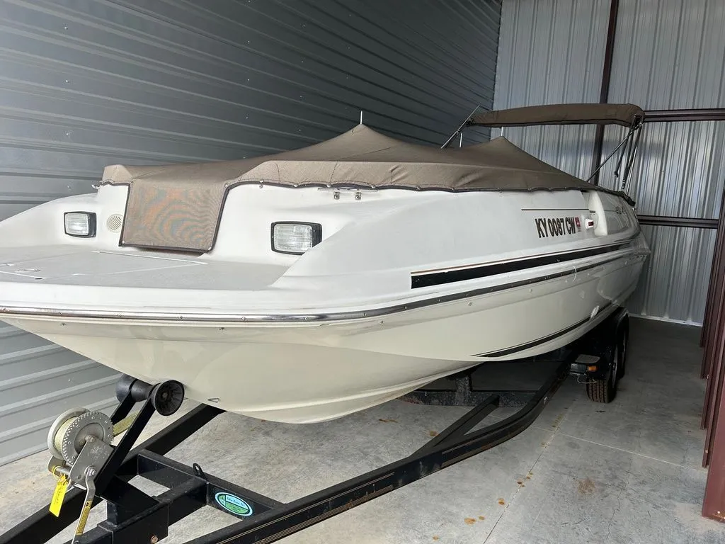 1997 Sea Ray 240 Sundeck