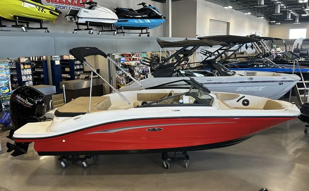 2023 Sea Ray SPX 190 Outboard in Bismarck, ND