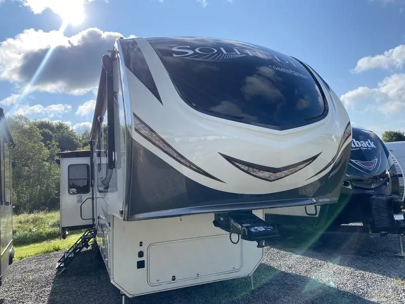 2018 Grand Design Solitude 377MBS / 377MBS-R