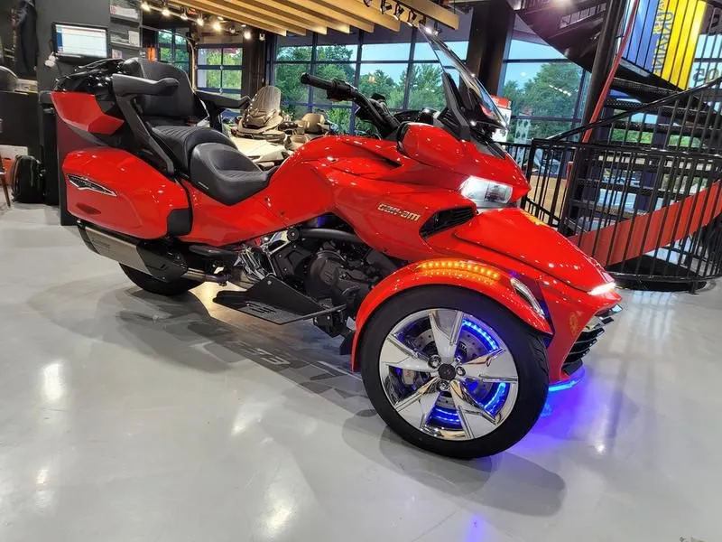 2022 Can-Am Spyder F3 Limited Chrome Wheels