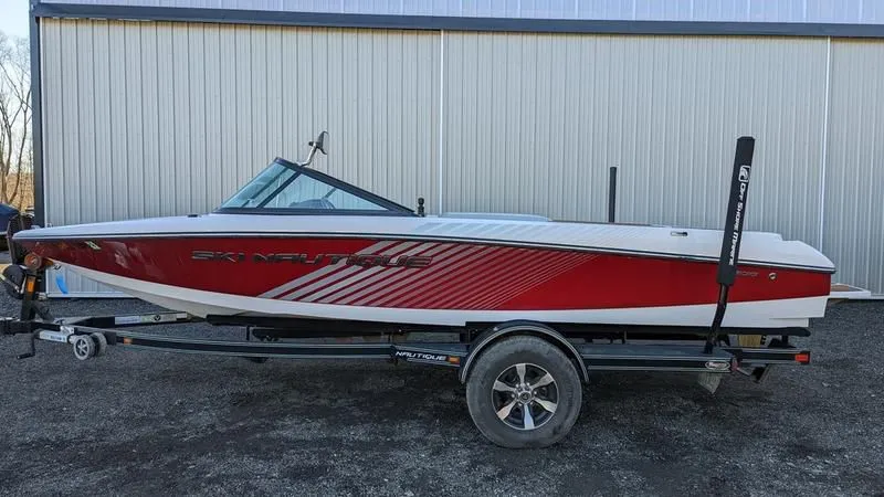 2012 Nautique Ski 200 Closed Bow in Branchville, NJ