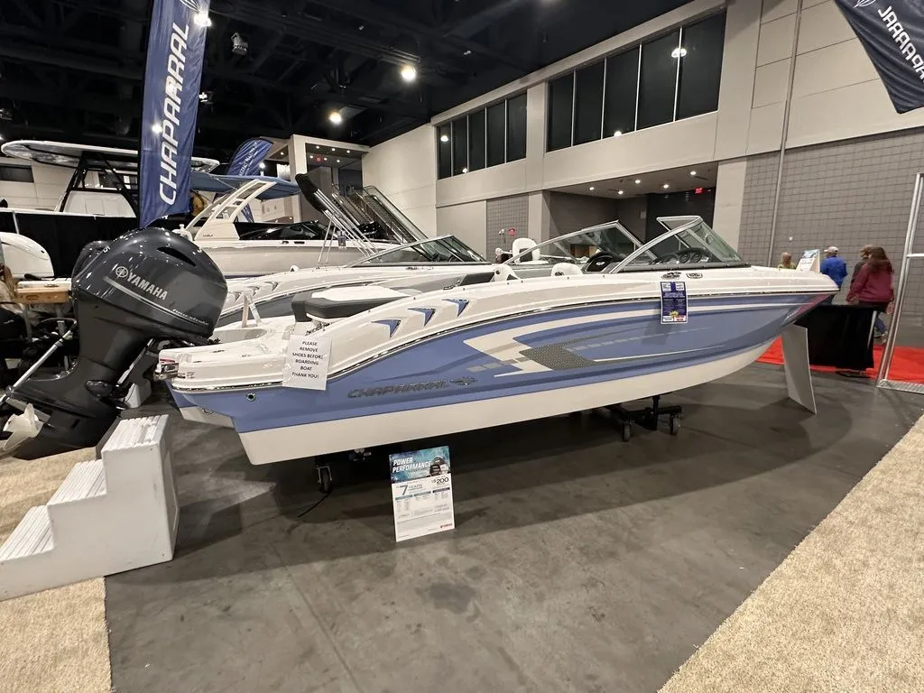 2024 Chaparral 19SSI Outboard