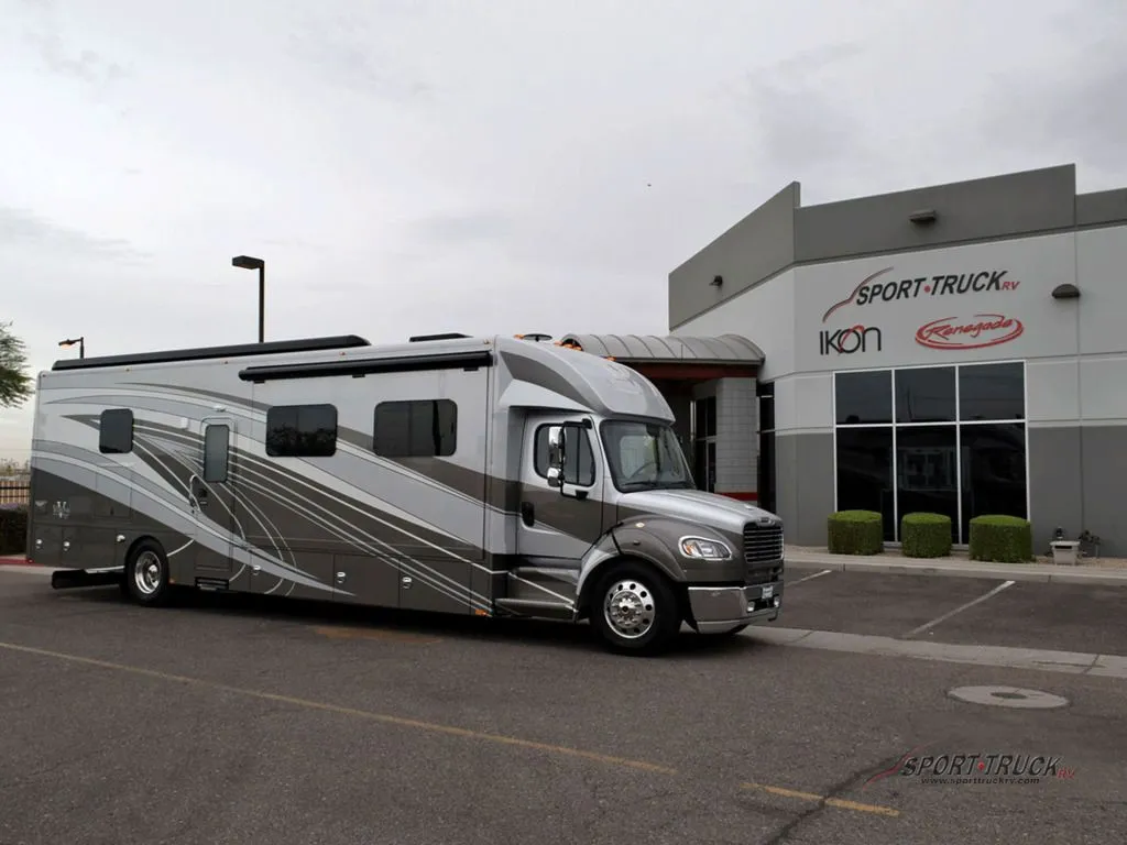 2018 Renegade 40LRB