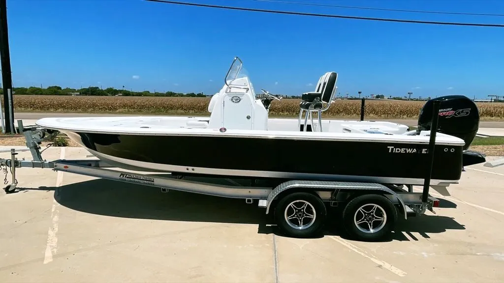 2023 TideWater Boats 2110 Bay Max Tunnel in Beaumont, TX
