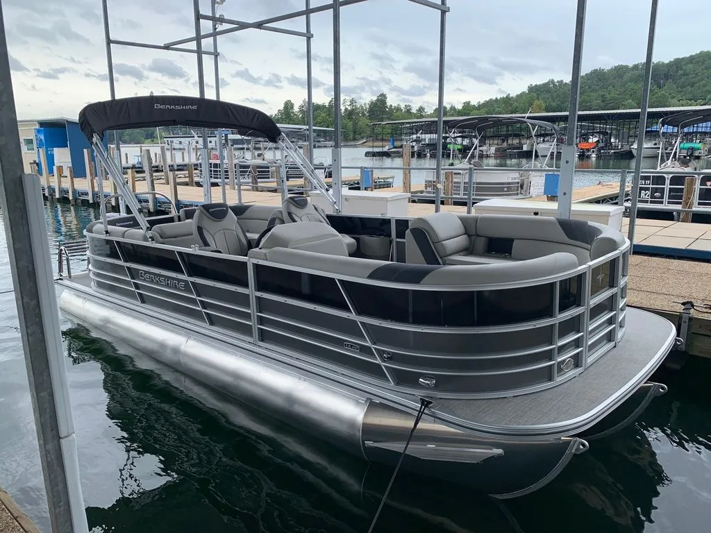 2023 Berkshire Pontoons 24RFX LE 2.75