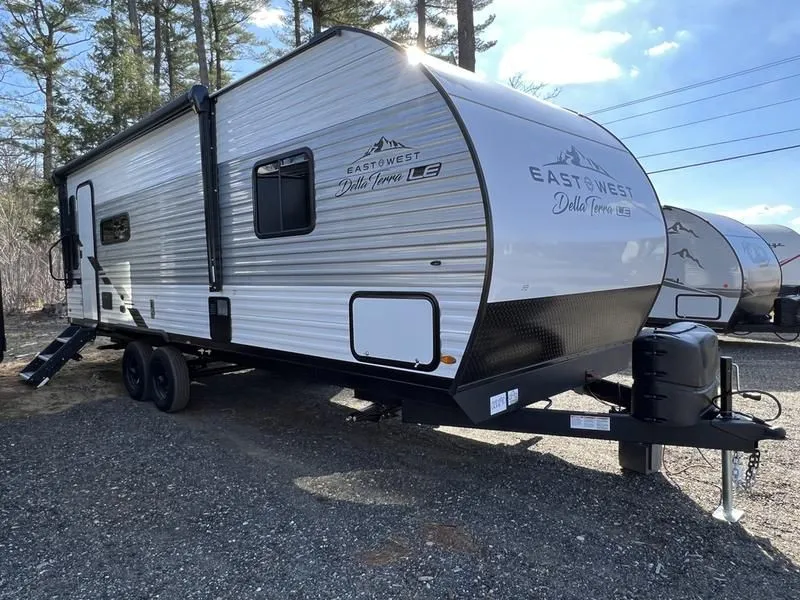 2023 East to West RV  Della Terra 240RLLE