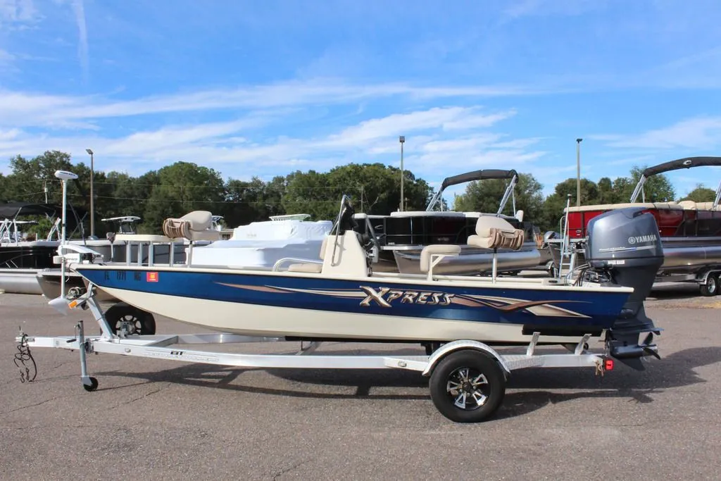 2017 Xpress Boats Xplorer CC Series XP18CC
