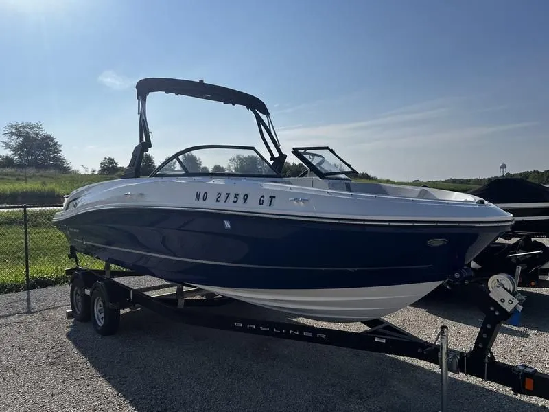 2022 Bayliner VR6 Bowrider