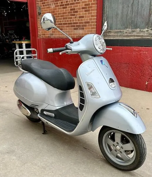 2006 Vespa GTS 250