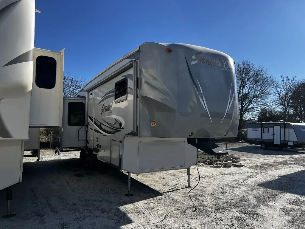 2014 Forest River Silverback 29RE