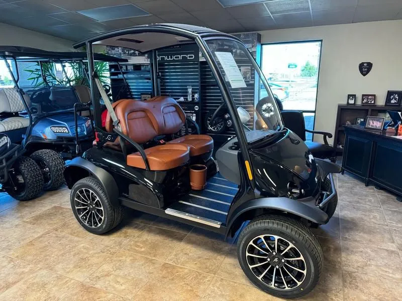 2023 Garia Via 2+2 OFF-X Lifted Solid