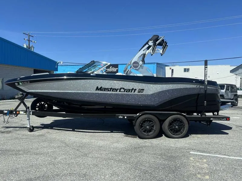 2019 MasterCraft XT22