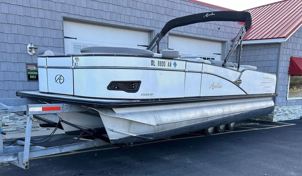 2018 Avalon 2585 Catalina Rear Fish, Tri Toon, High Performance