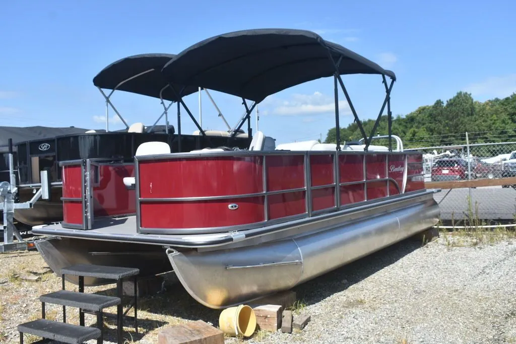 2023 Bentley Pontoons Fish 220