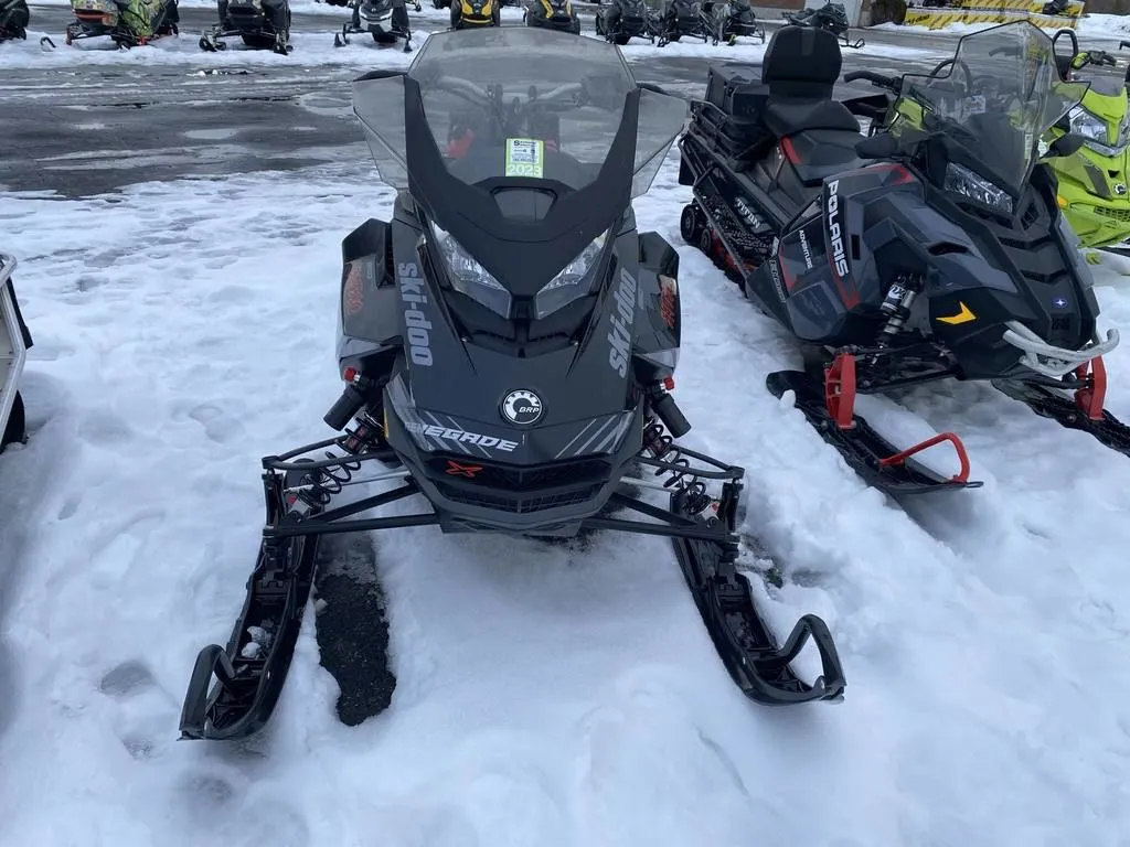 2019 Ski-Doo Renegade X-RS 850 E-TEC Ripsaw 1.25