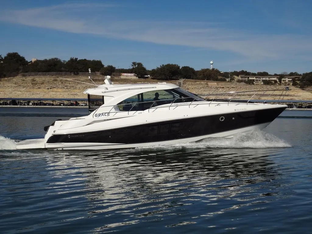 2015 Cruisers Yachts 45 Cantius in Austin, TX