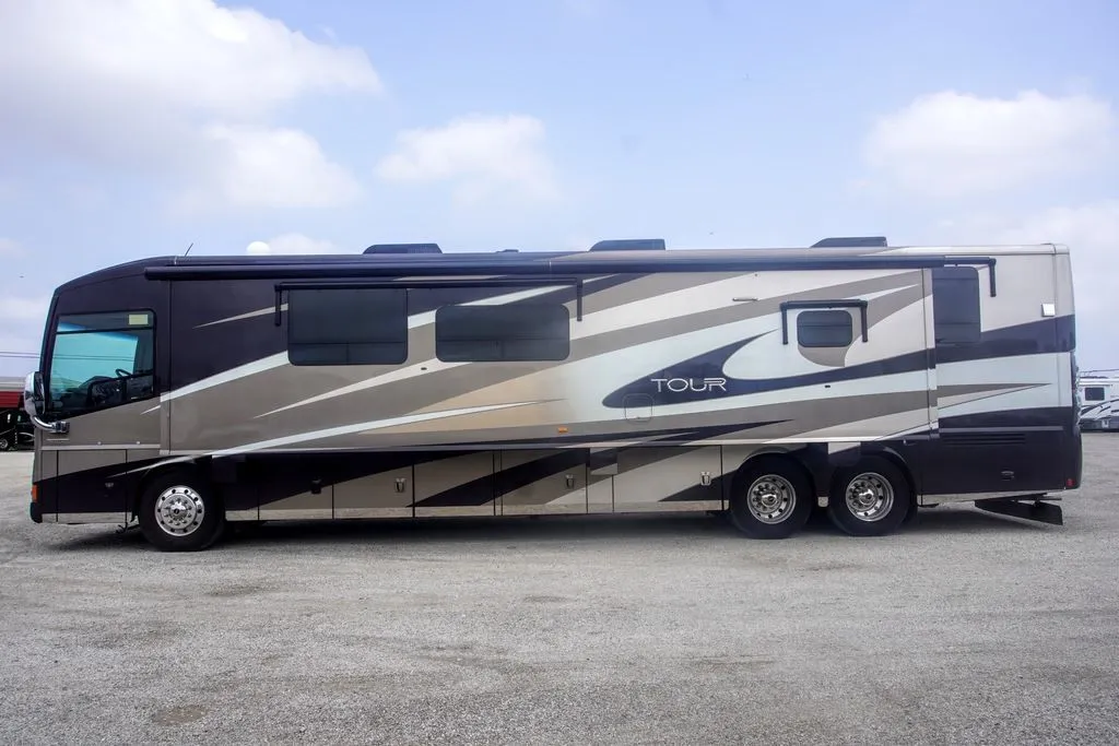 2015 Winnebago Tour 42QD