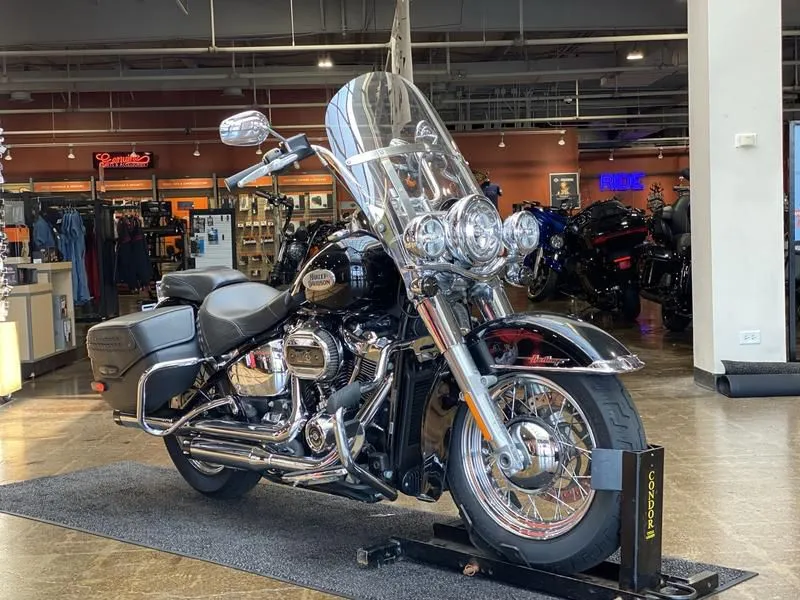 2022 Harley-Davidson FLHCS - Heritage Classic 114
