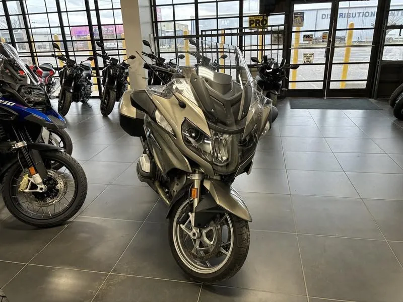 2016 BMW R 1200 RT Platinum Bronze Metallic