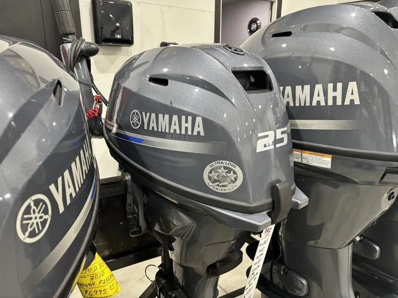 2017 Yamaha 25HP Tiller