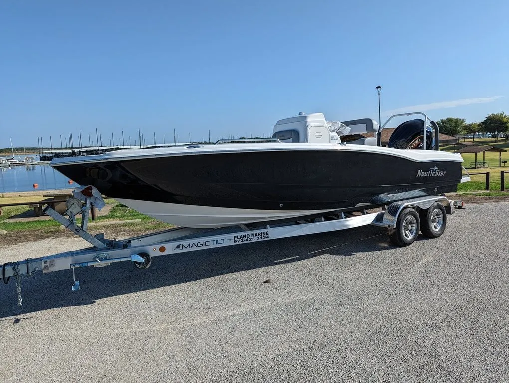 2023 NauticStar 231 Hybrid