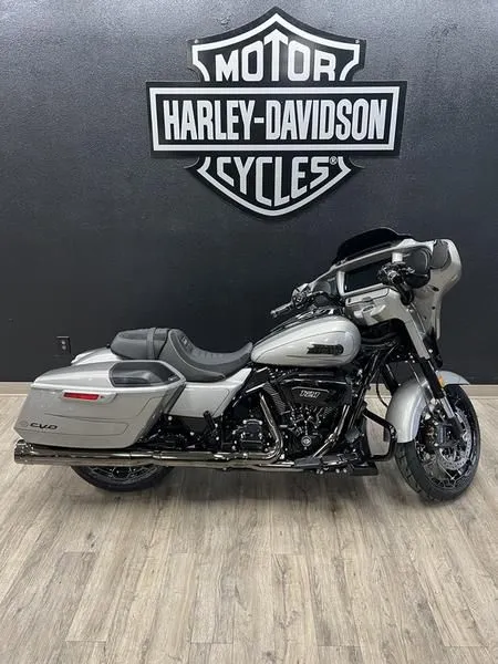 2023 Harley-Davidson FLHXSE - CVO Street Glide