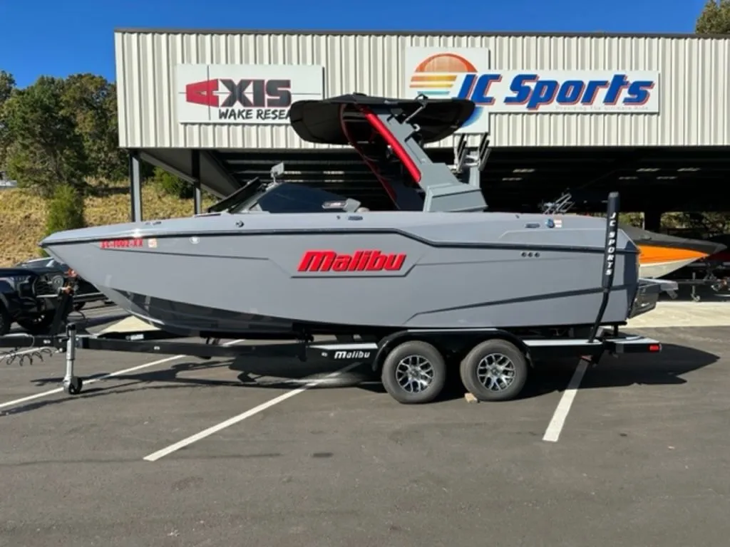 2022 Malibu Boats M220 in Seneca, SC