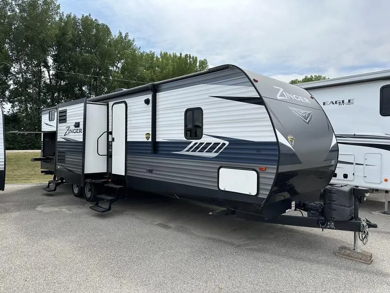 2018 CrossRoads RV  Zinger ZR331BH