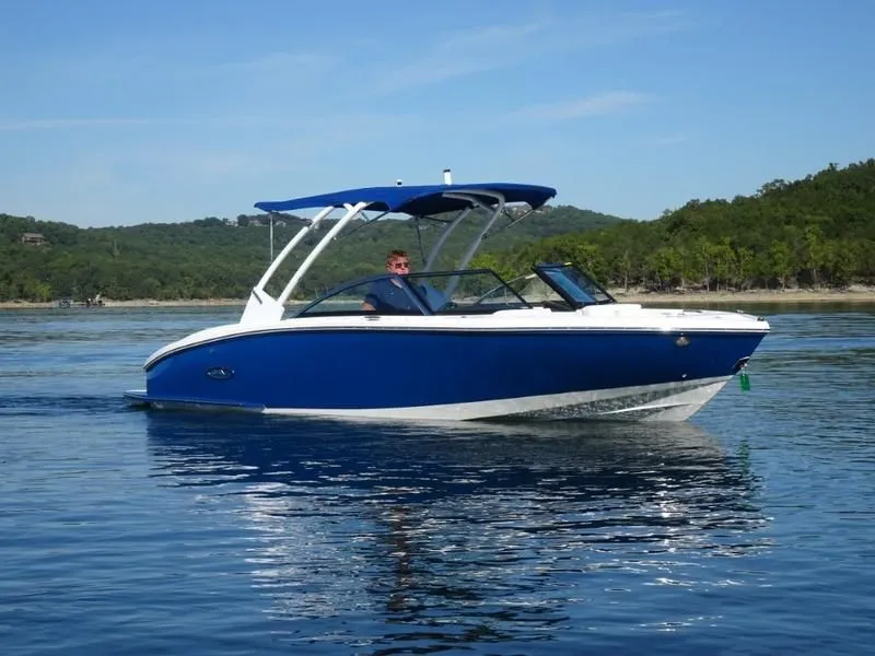 2023 Cobalt Boats CS23